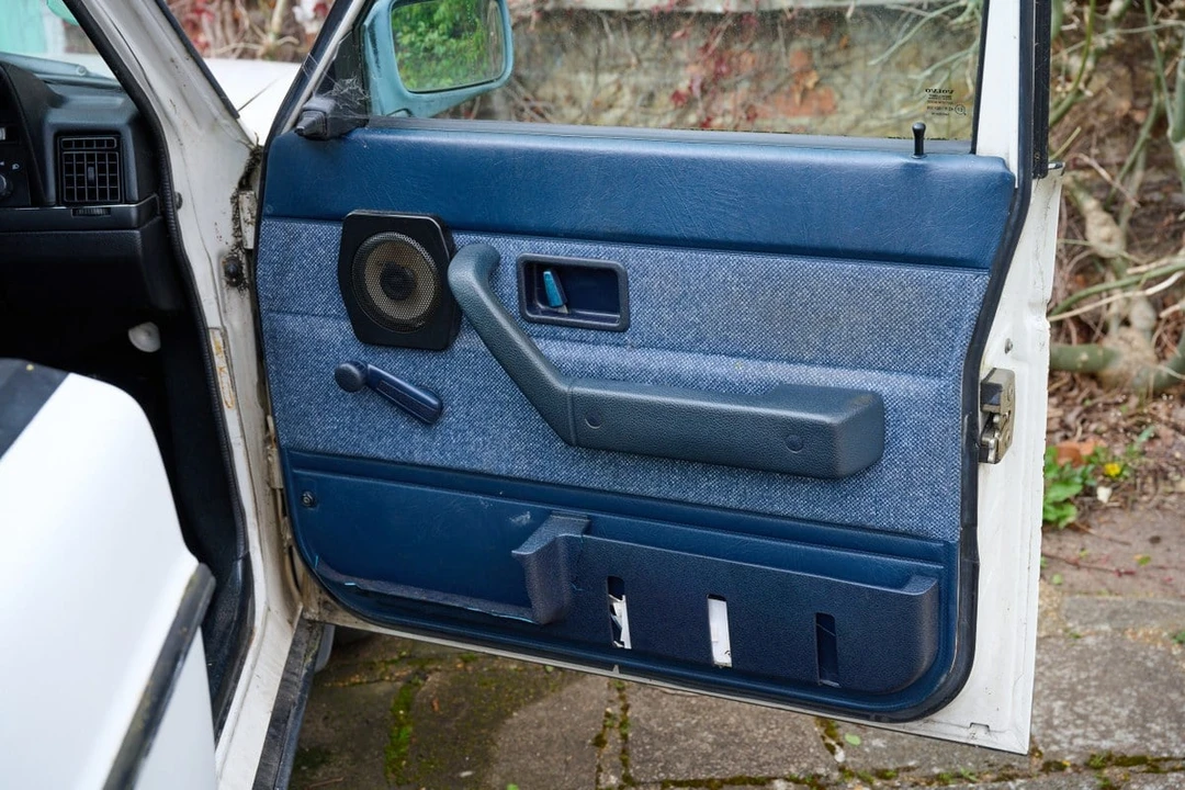 1993 Volvo 200 Series - Image 9 of 30