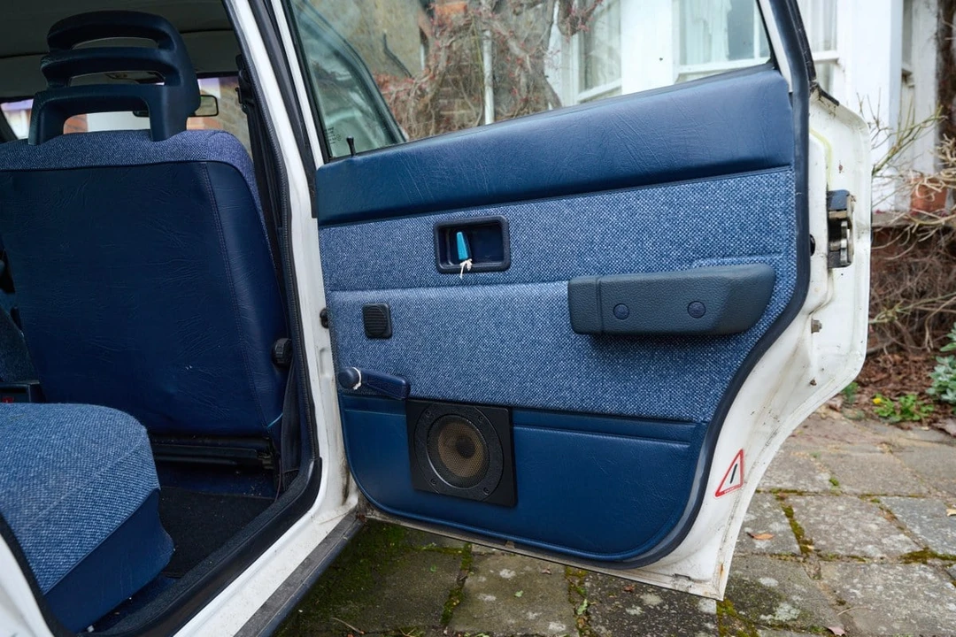 1993 Volvo 200 Series - Image 16 of 30