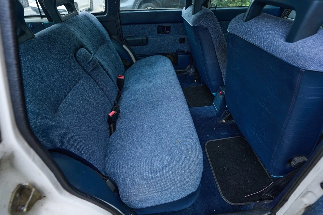 1993 Volvo 200 Series - Image 18 of 30