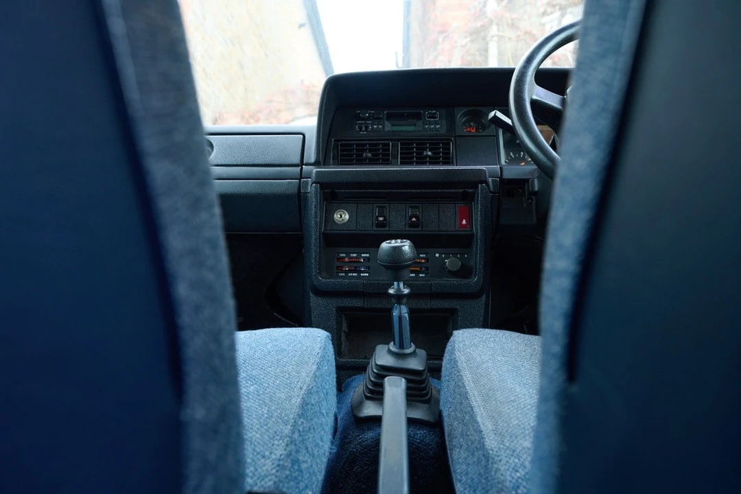 1993 Volvo 200 Series - Image 24 of 30
