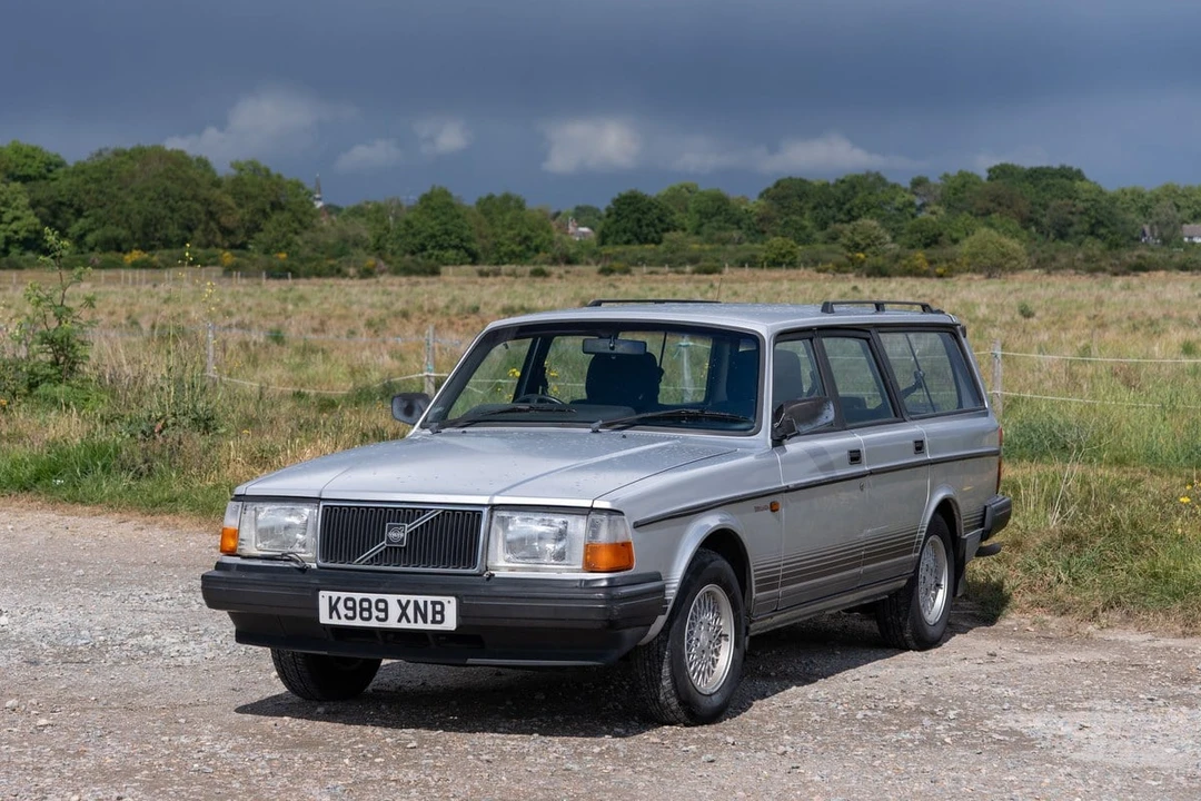 1993 Volvo 200 Series - Image 5 of 30