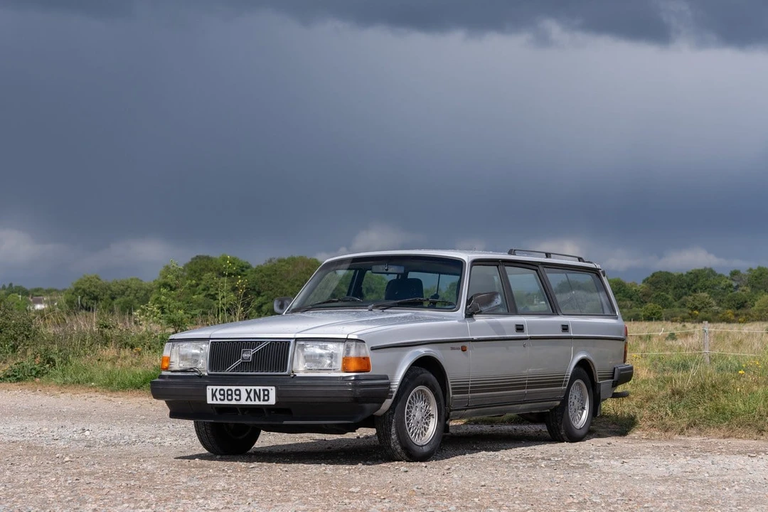 1993 Volvo 200 Series - Image 7 of 30