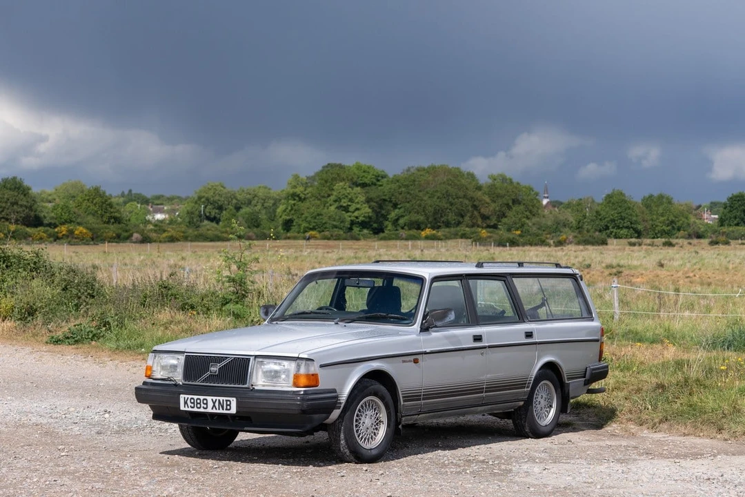 1993 Volvo 200 Series - Image 8 of 30