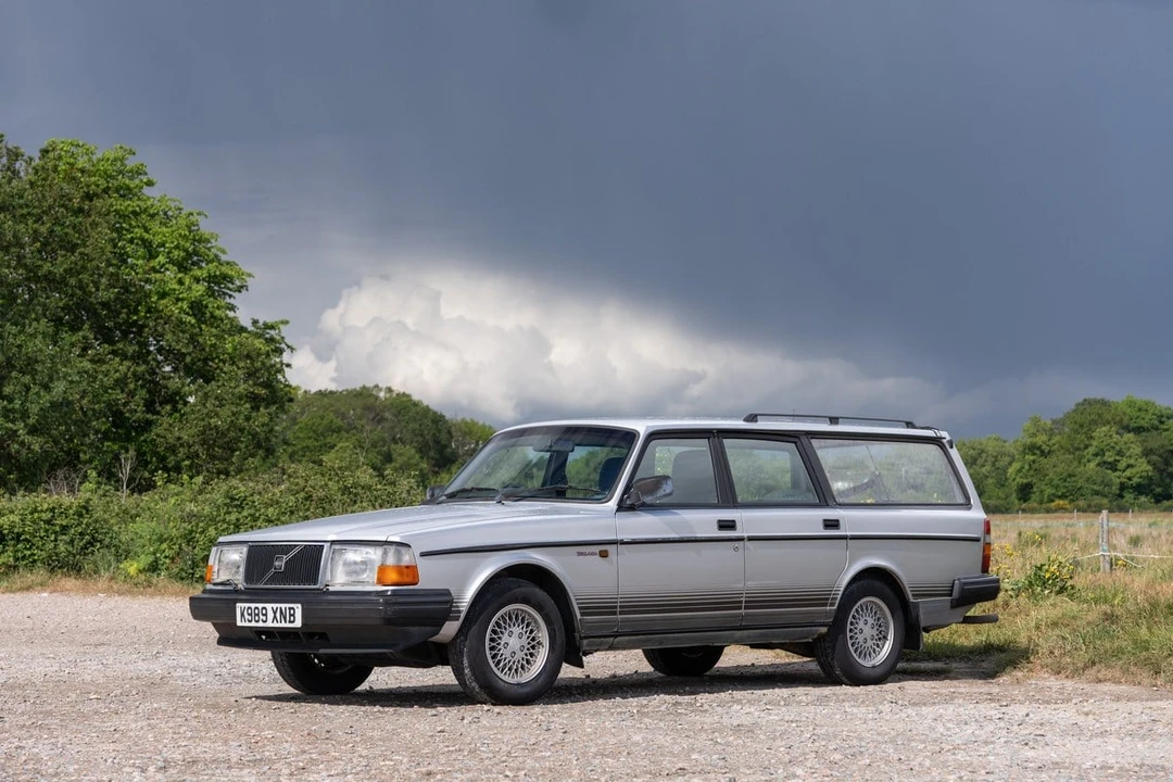 1993 Volvo 200 Series - Image 11 of 30