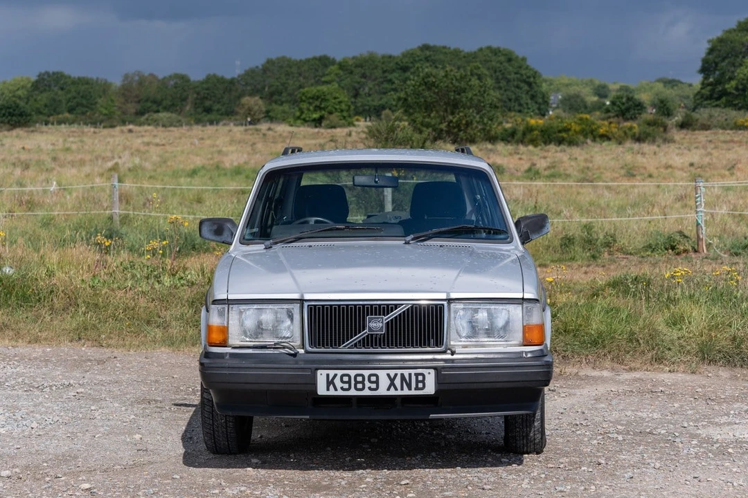 1993 Volvo 200 Series - Image 2 of 30