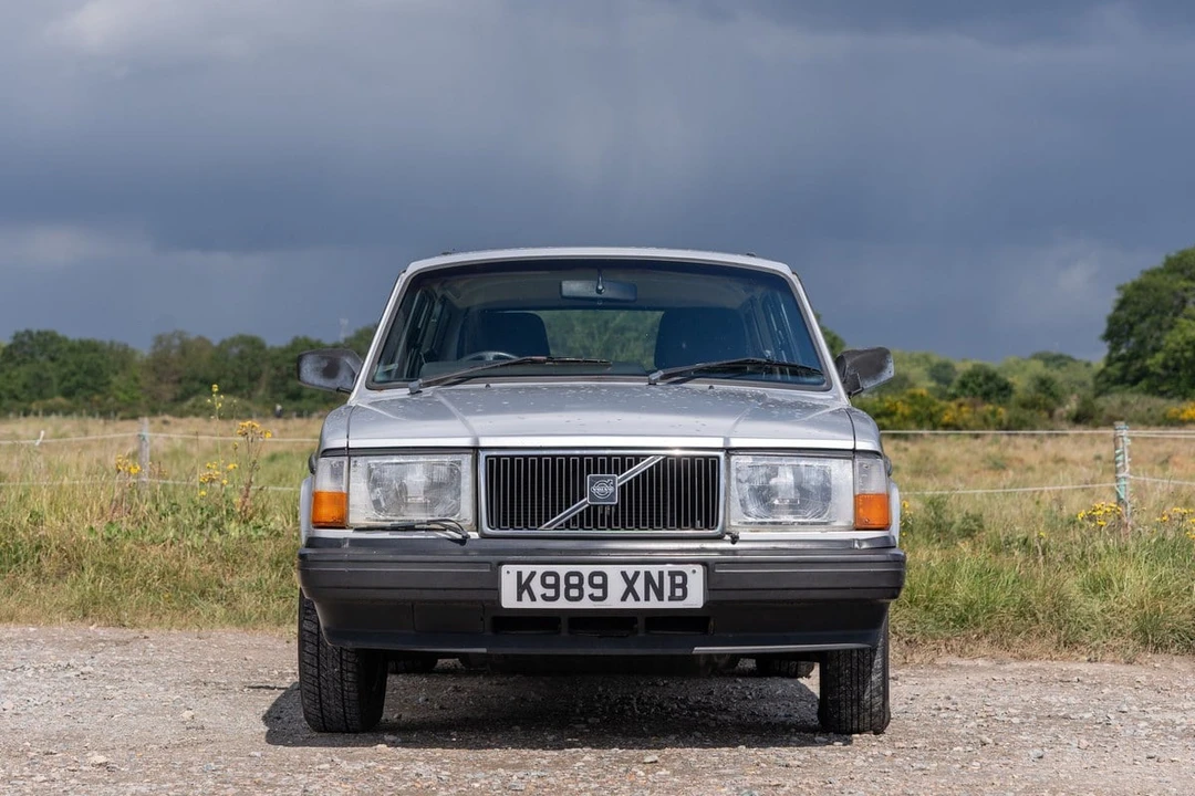 1993 Volvo 200 Series - Image 12 of 30
