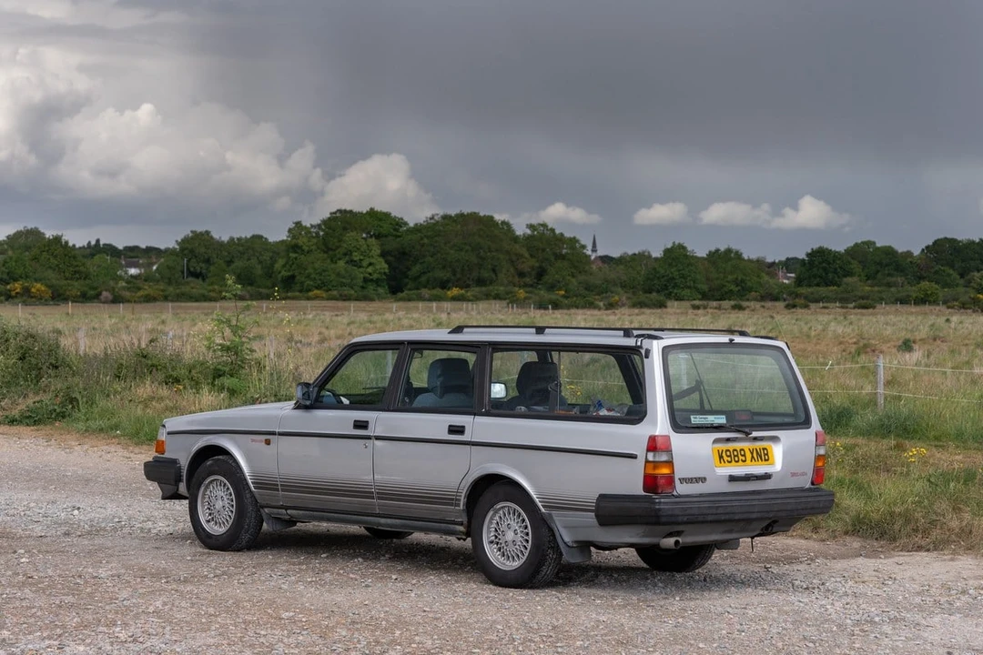 1993 Volvo 200 Series - Image 14 of 30
