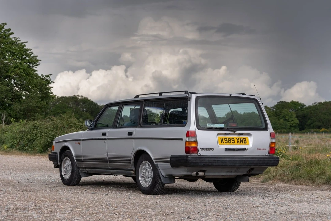 1993 Volvo 200 Series - Image 17 of 30