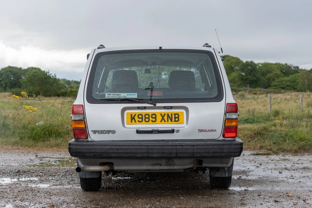 1993 Volvo 200 Series - Image 19 of 30