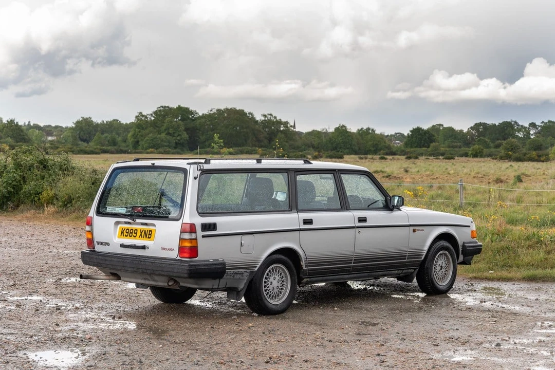 1993 Volvo 200 Series - Image 21 of 30