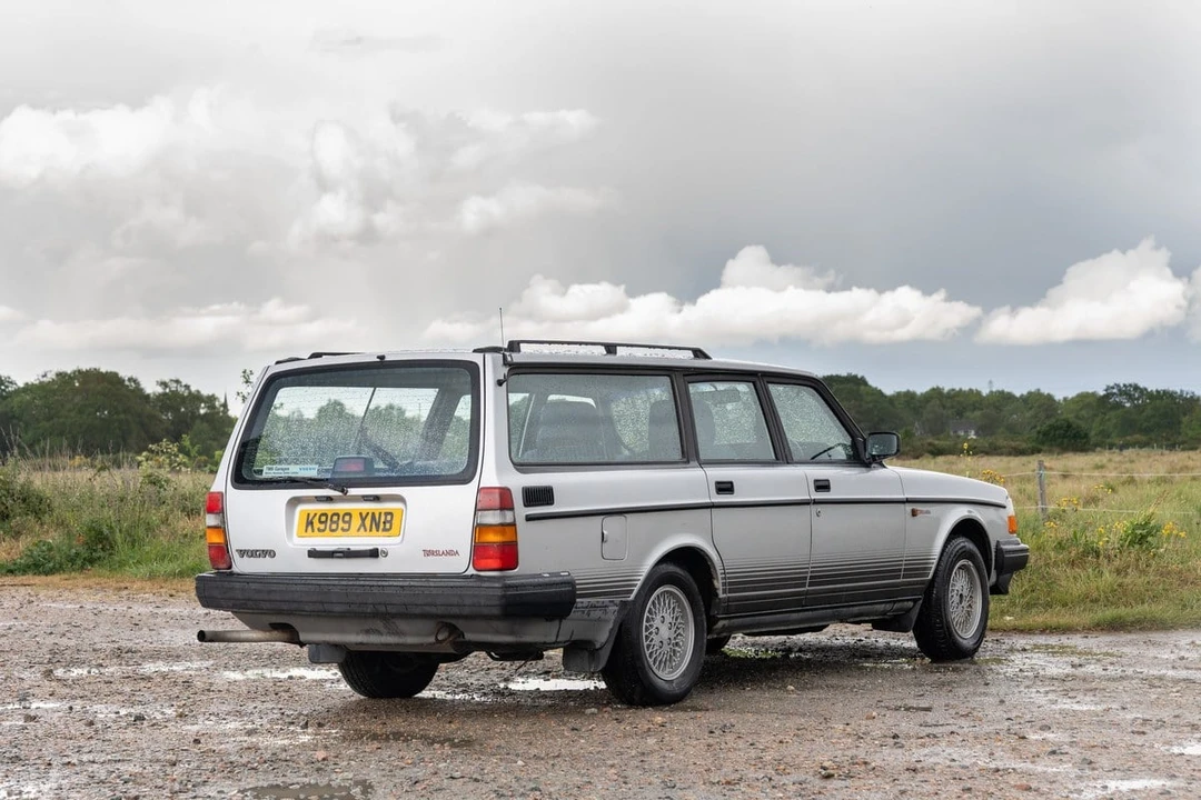 1993 Volvo 200 Series - Image 24 of 30