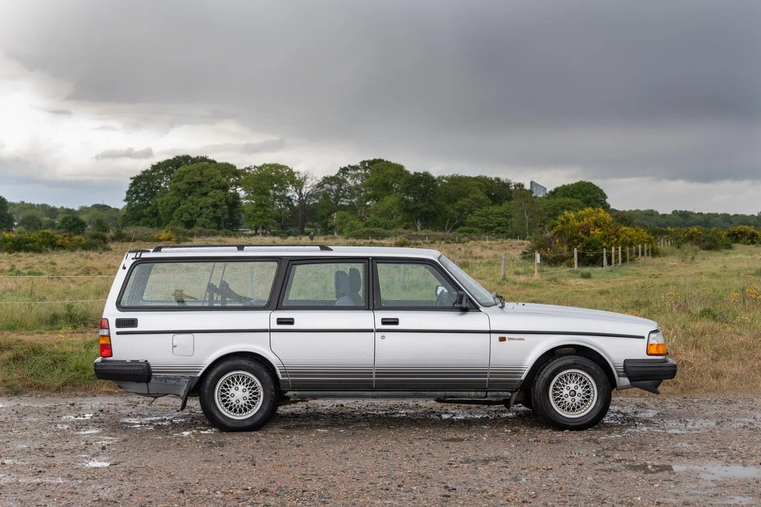 1993 Volvo 200 Series - Image 26 of 30