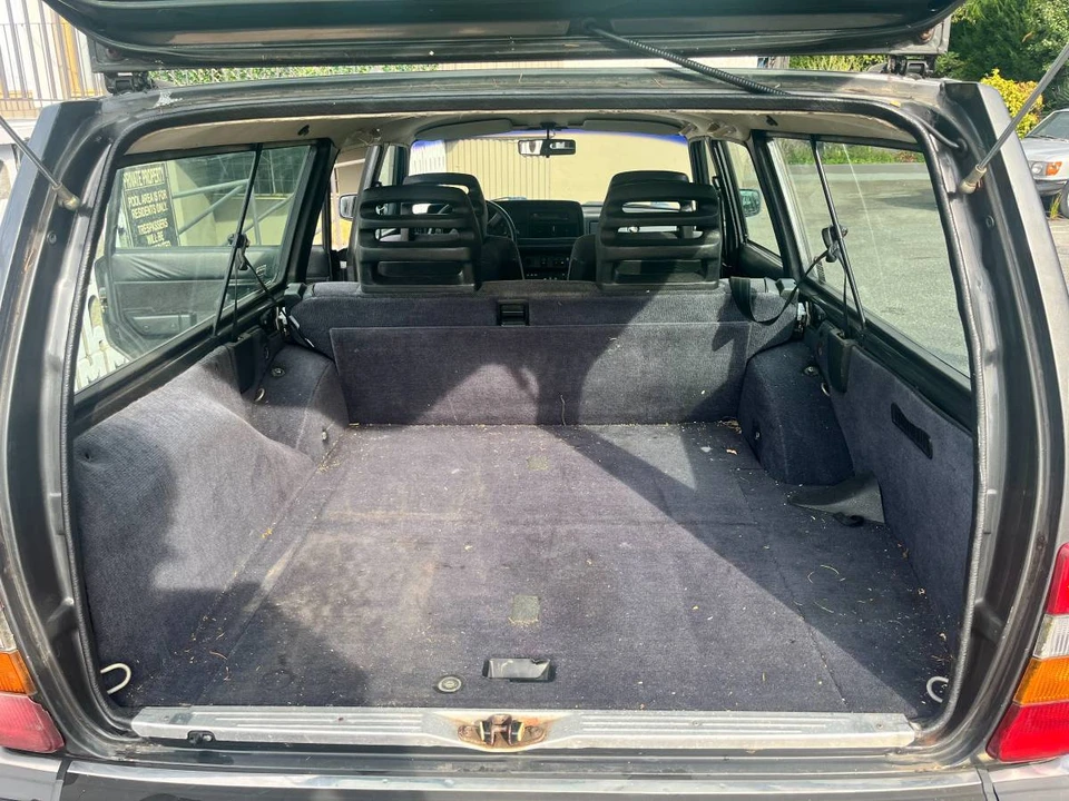1993 Volvo 245 - Image 12 of 13