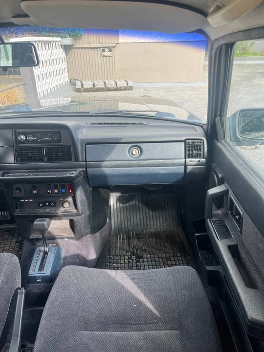 1993 Volvo 245 - Image 10 of 13