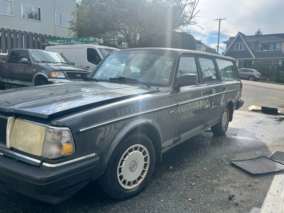 1993 Volvo 245 - Image 5 of 13