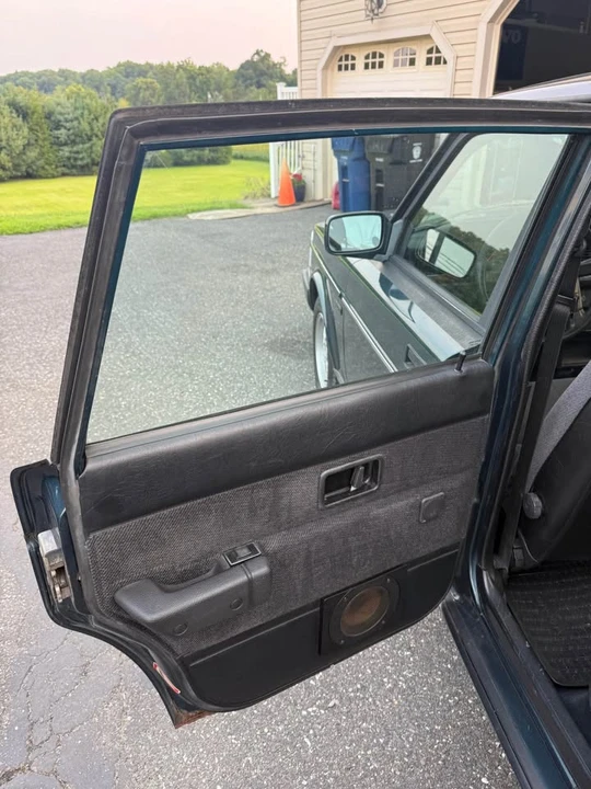1993 Volvo 245 - Image 18 of 19