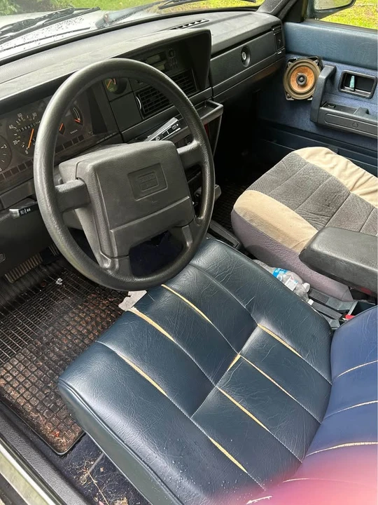 1993 Volvo 245 - Image 3 of 12