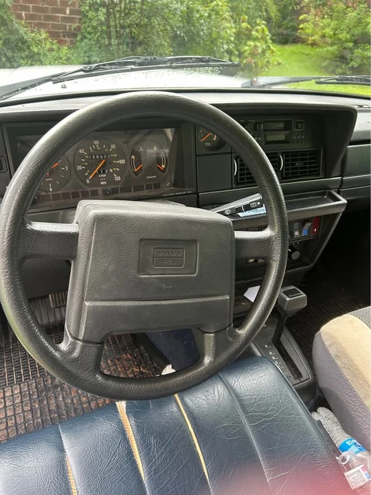 1993 Volvo 245 - Image 4 of 12