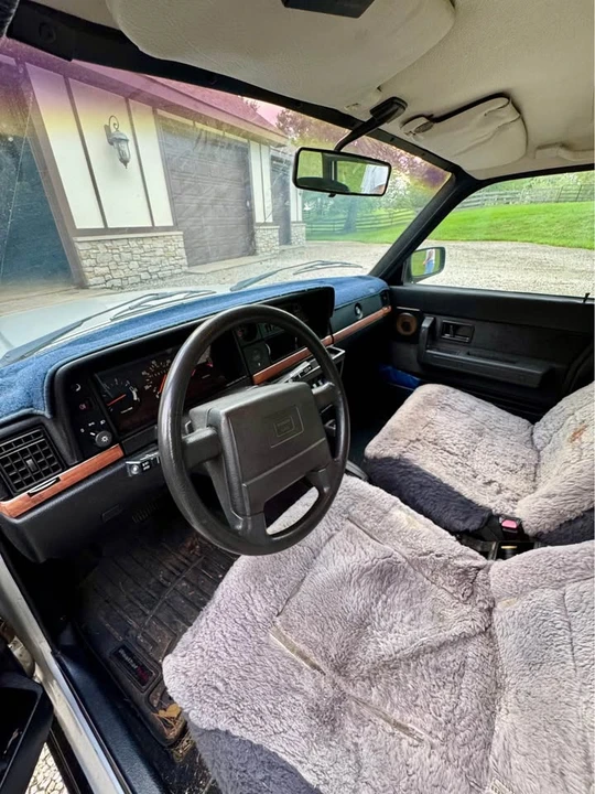 1993 Volvo 245 - Image 8 of 11