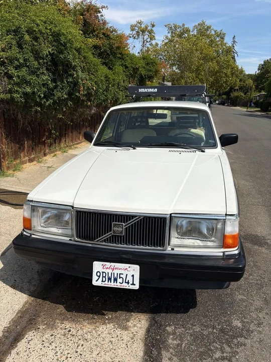 1993 Volvo 245 - Image 2 of 9