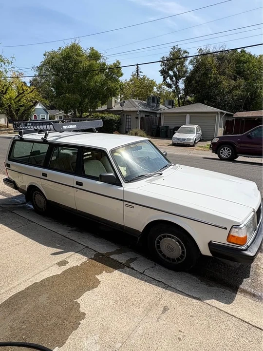 1993 Volvo 245 - Image 3 of 9
