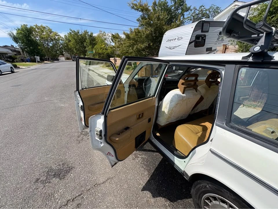 1993 Volvo 245 - Image 7 of 9