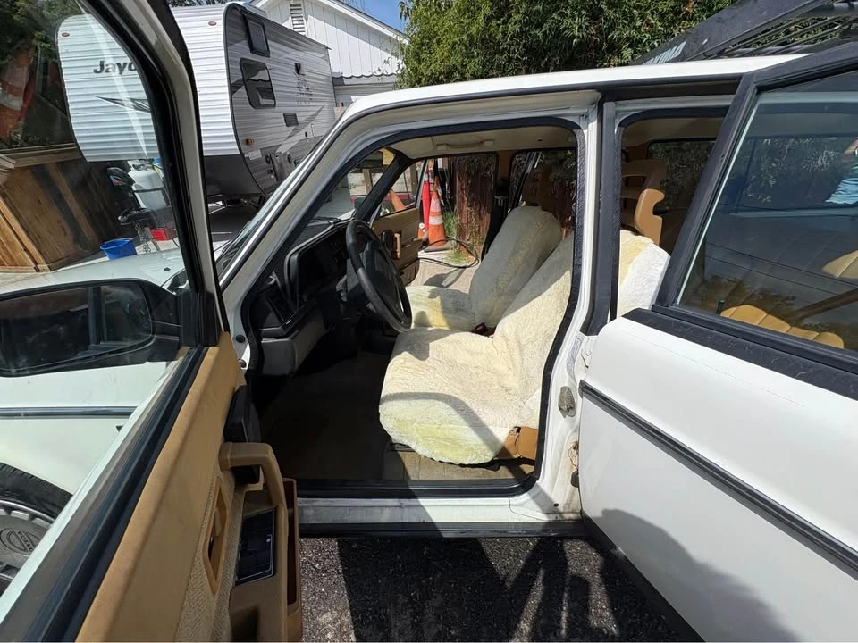 1993 Volvo 245 - Image 8 of 9