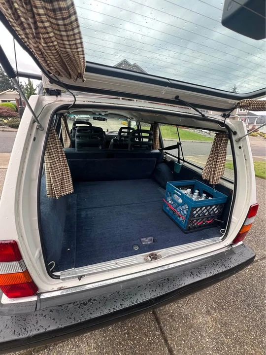 1993 Volvo 245 - Image 8 of 10