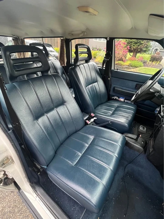1993 Volvo 245 - Image 6 of 10