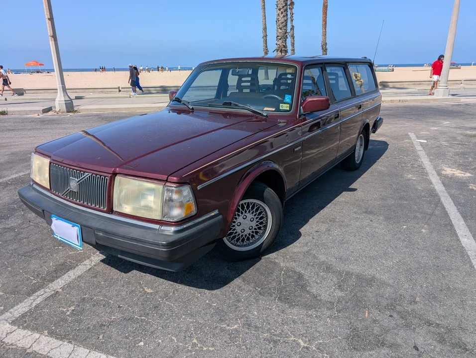1993 Volvo 245 - Image 7 of 31