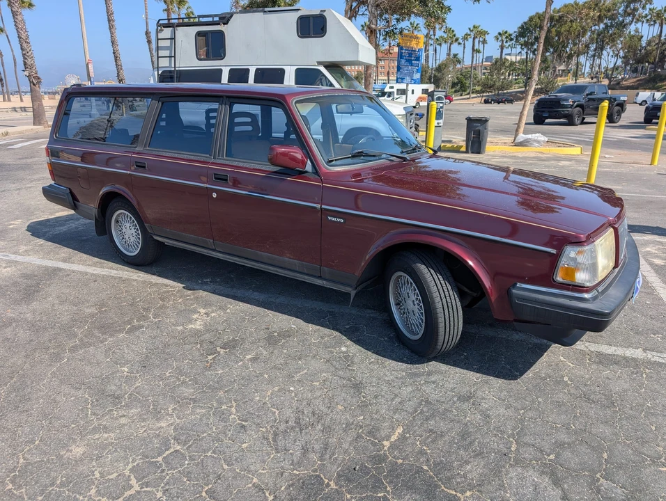 1993 Volvo 245 - Image 14 of 31
