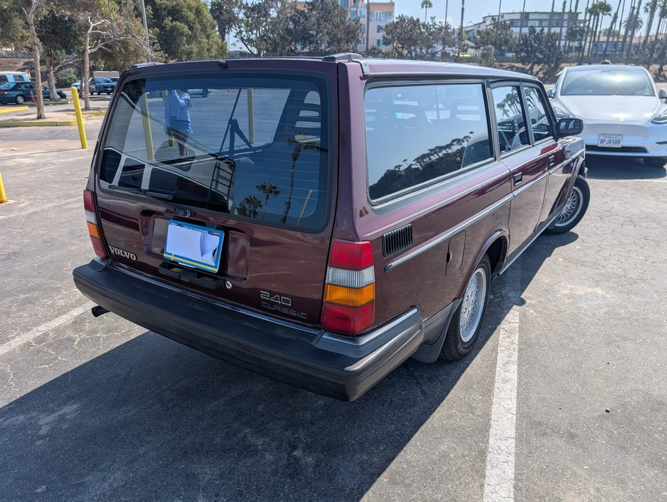 1993 Volvo 245 - Image 16 of 31