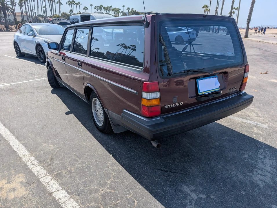 1993 Volvo 245 - Image 18 of 31