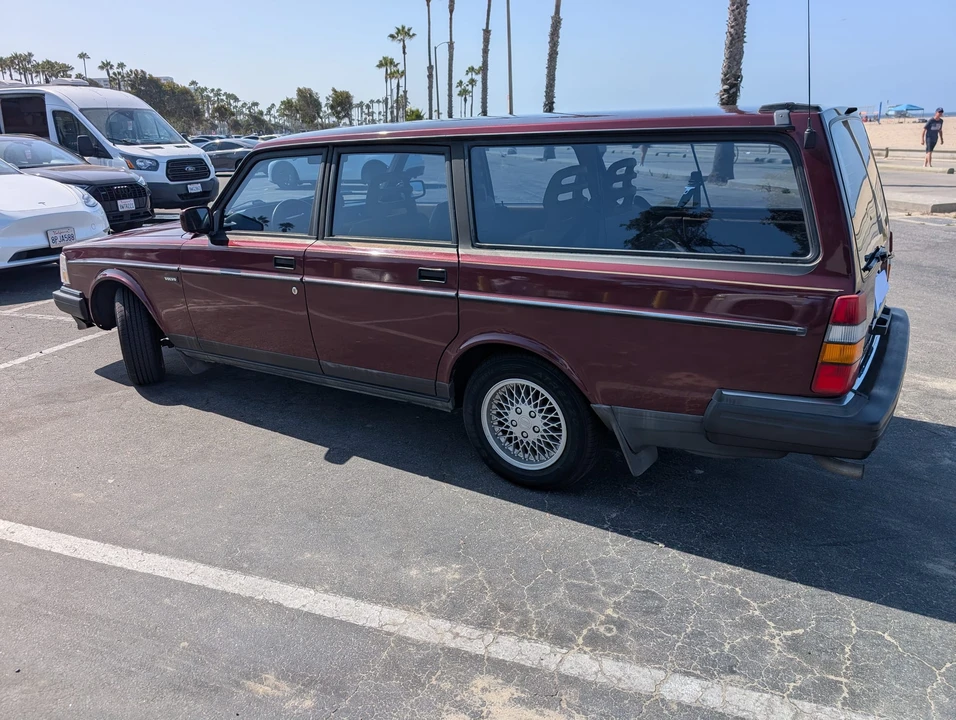 1993 Volvo 245 - Image 19 of 31
