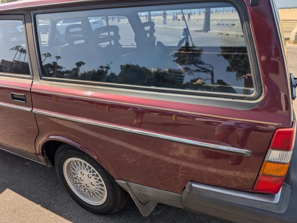 1993 Volvo 245 - Image 24 of 31