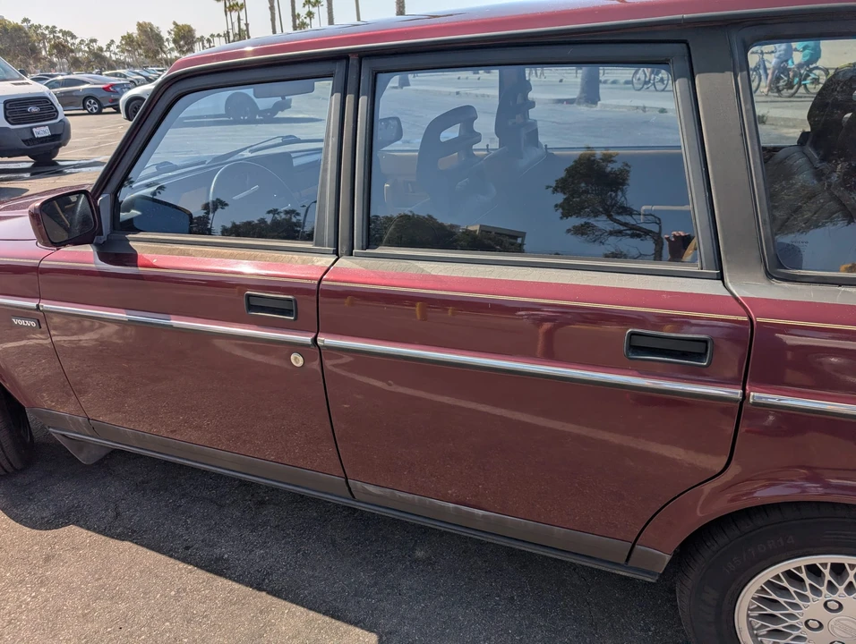 1993 Volvo 245 - Image 23 of 31