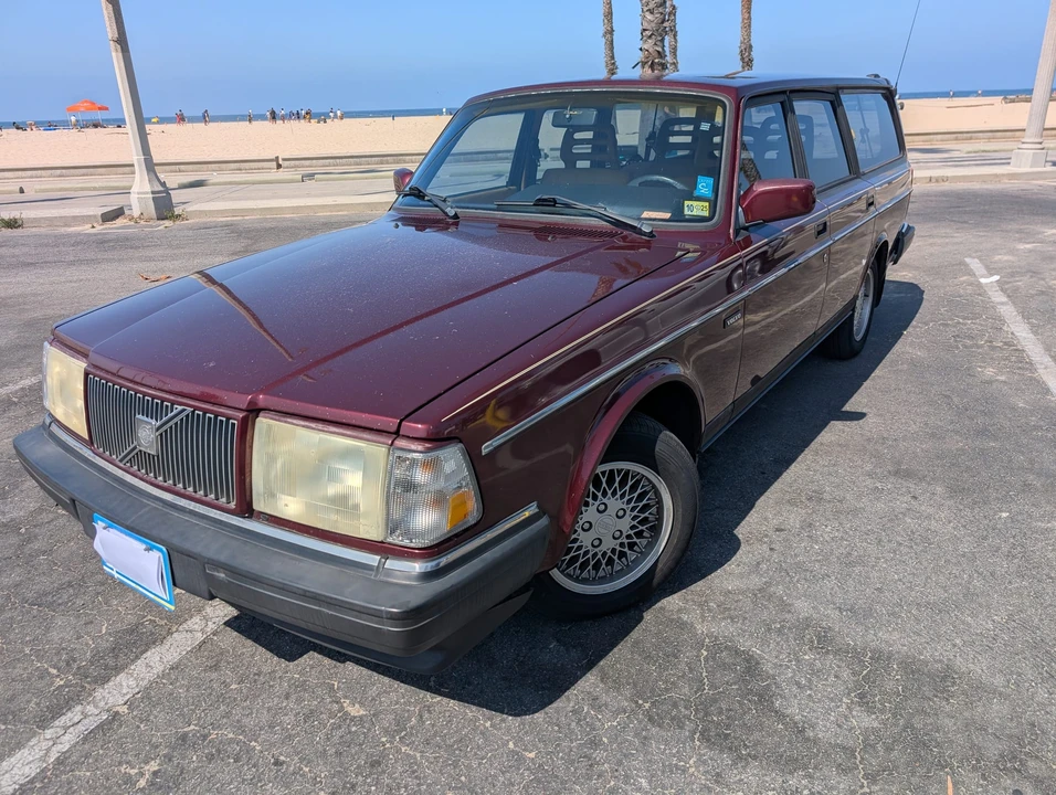 1993 Volvo 245 - Image 8 of 31