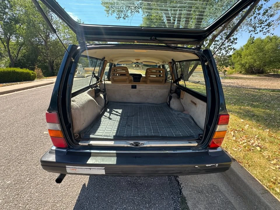 1993 Volvo 245 - Image 9 of 19