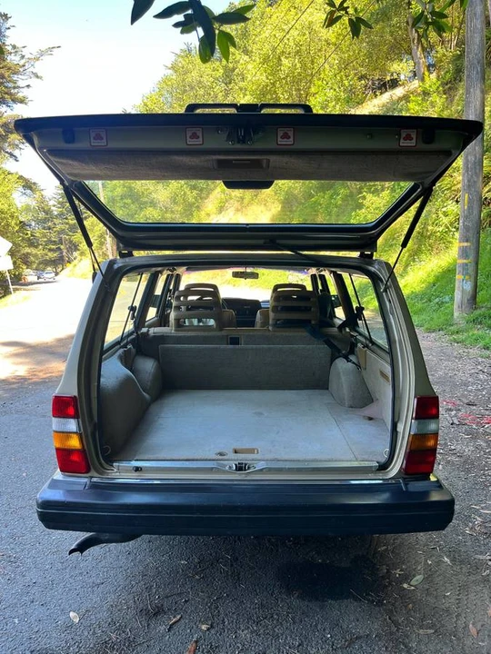 1993 Volvo 245 - Image 10 of 23