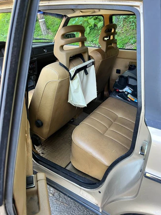 1993 Volvo 245 - Image 8 of 23