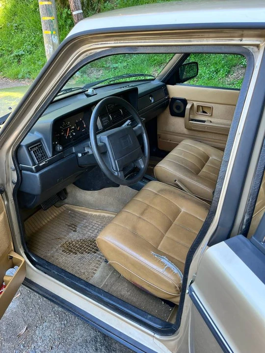 1993 Volvo 245 - Image 7 of 23