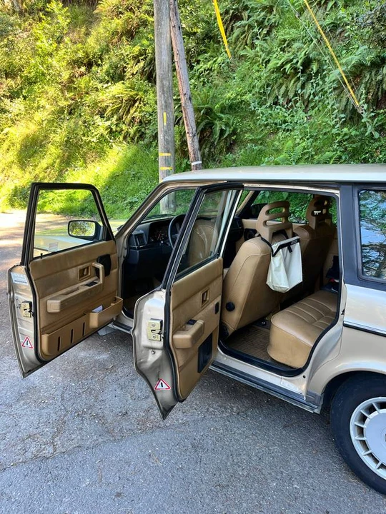1993 Volvo 245 - Image 9 of 23