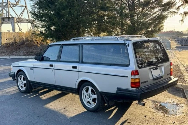 1993 Volvo 245 - Image 2 of 7