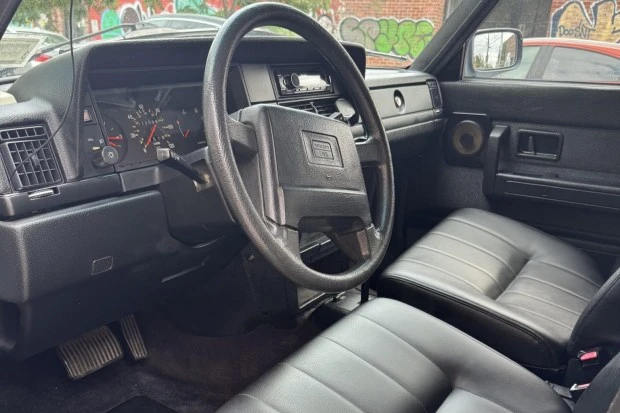 1993 Volvo 245 - Image 5 of 7