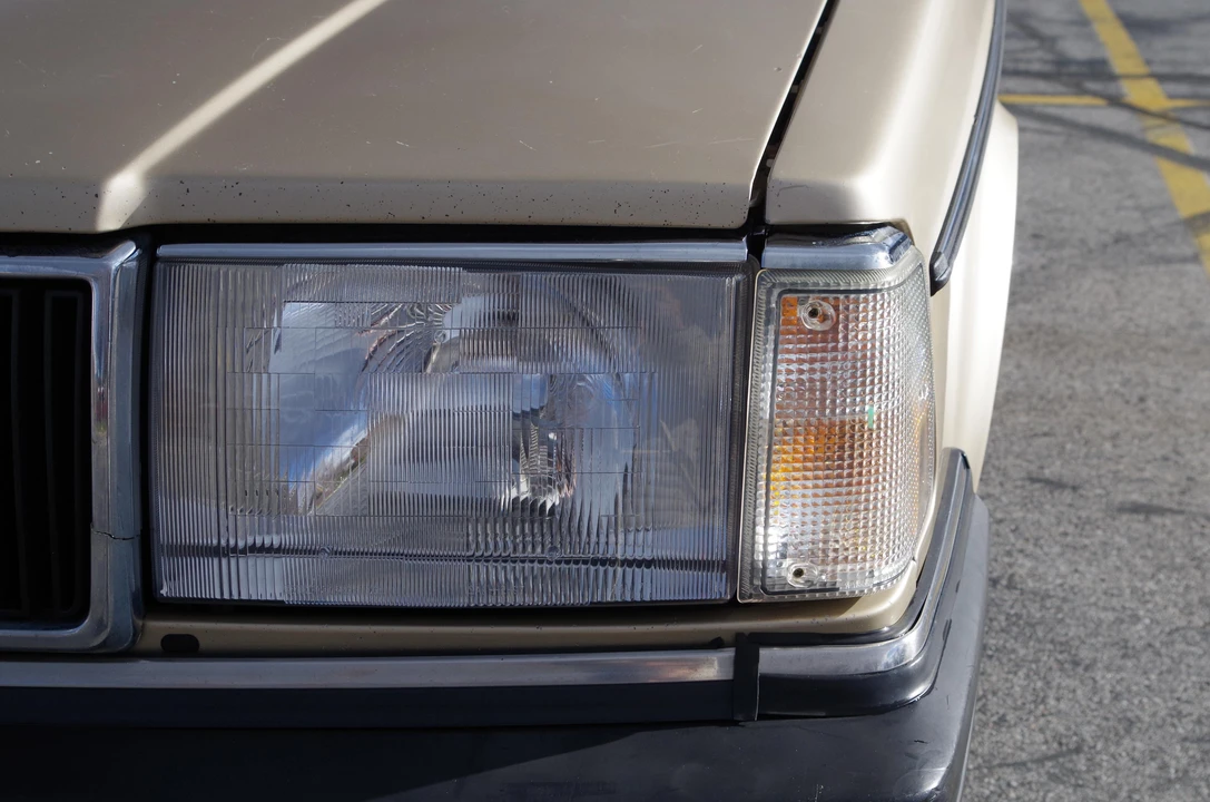 1993 Volvo 245 - Image 13 of 21