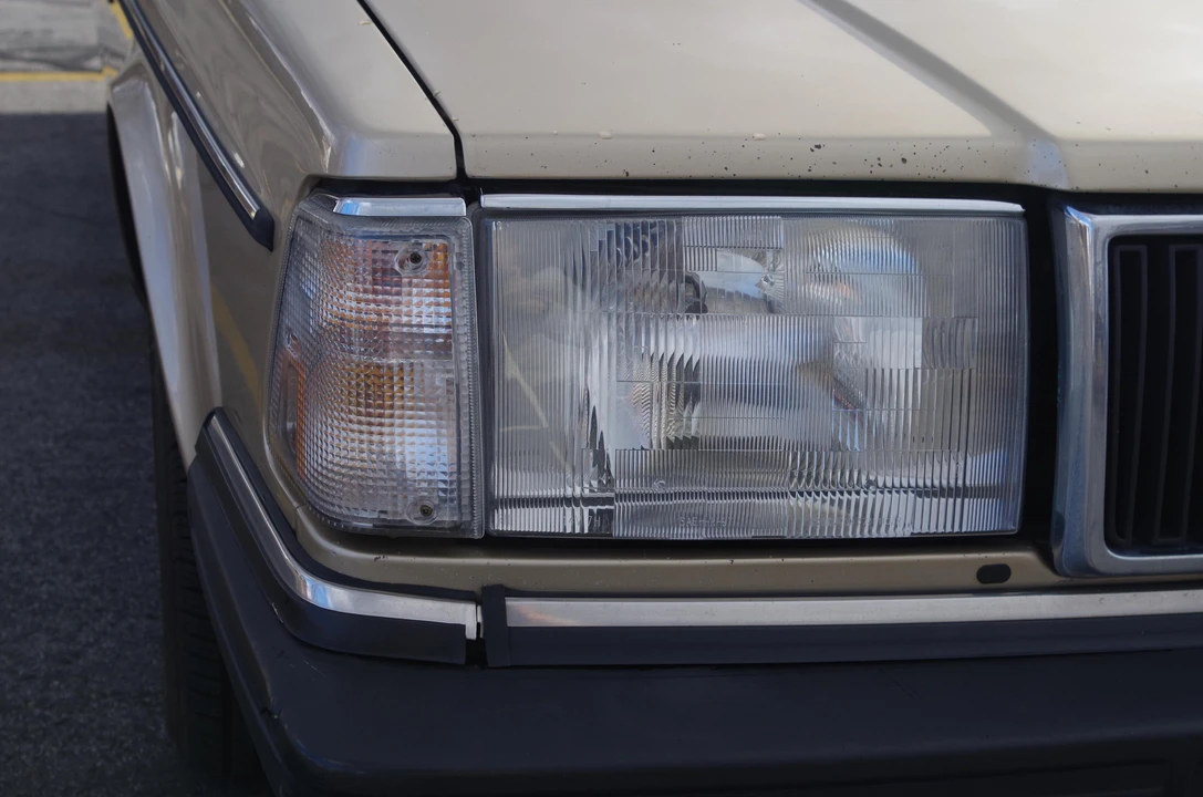 1993 Volvo 245 - Image 10 of 21