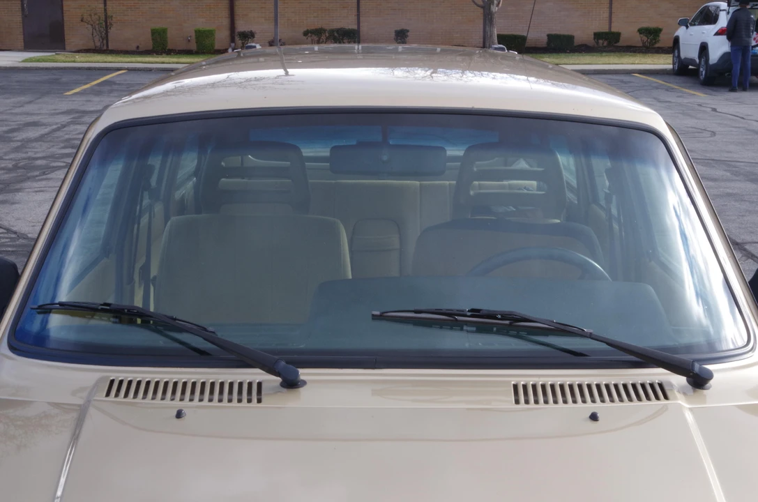 1993 Volvo 245 - Image 12 of 21
