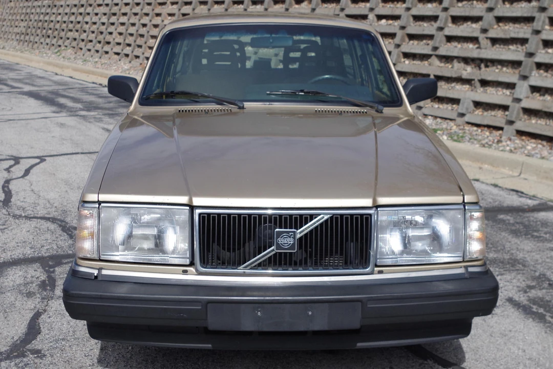 1993 Volvo 245 - Image 2 of 21