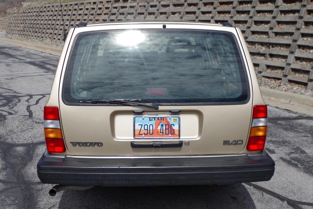 1993 Volvo 245 - Image 5 of 21