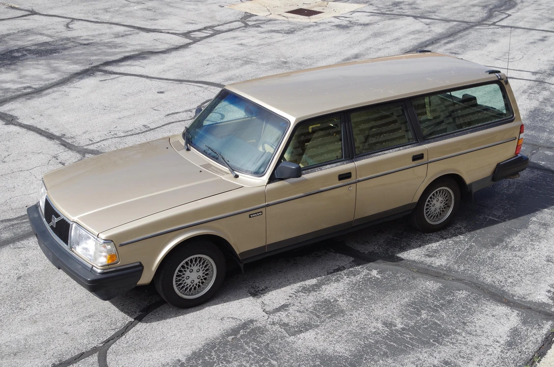 1993 Volvo 245 - Image 6 of 21